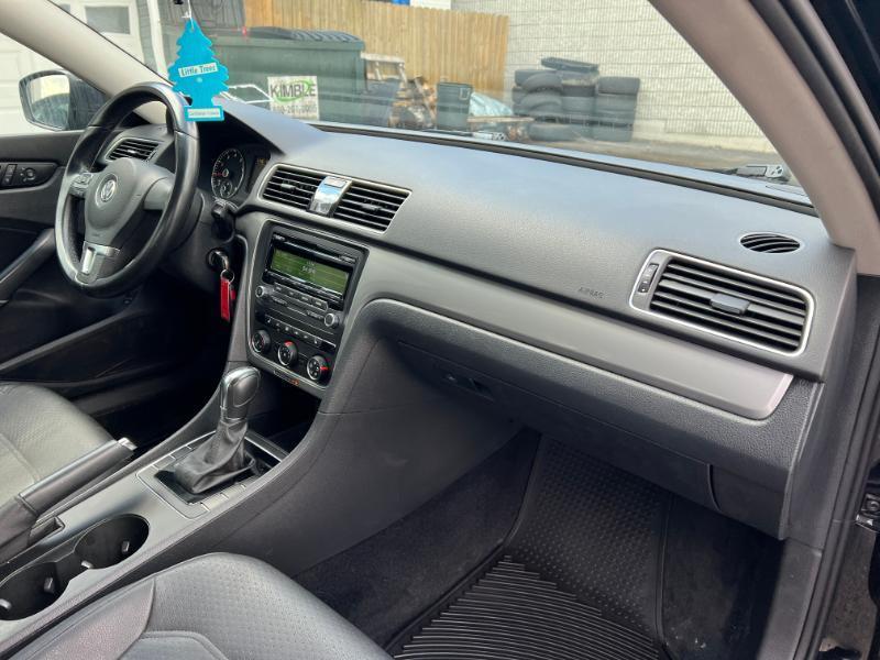 Volkswagen Passat 1.8T Wolfsburg AT 2014