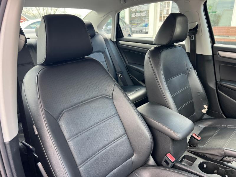 Volkswagen Passat 1.8T Wolfsburg AT 2014