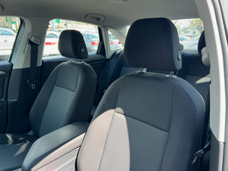 Volkswagen Jetta 1.4T S 8A 2020