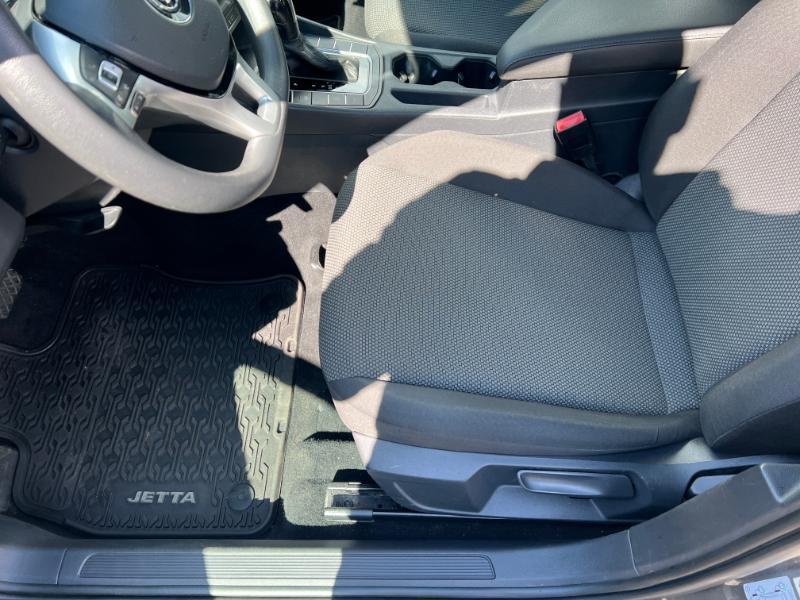 Volkswagen Jetta 1.4T S 8A 2020