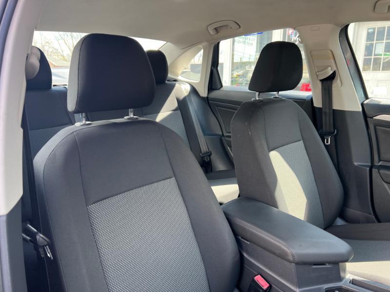 Volkswagen Jetta 1.4T S 8A 2020