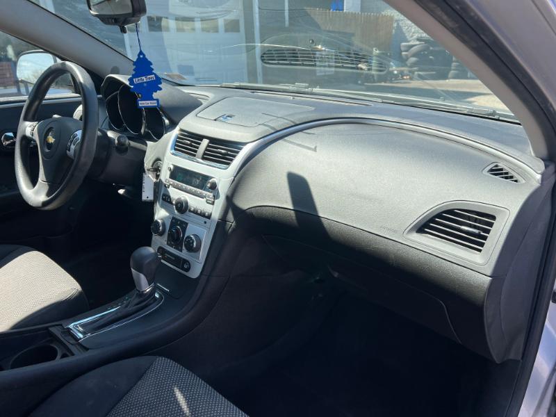 Chevrolet Malibu 1LT 2011