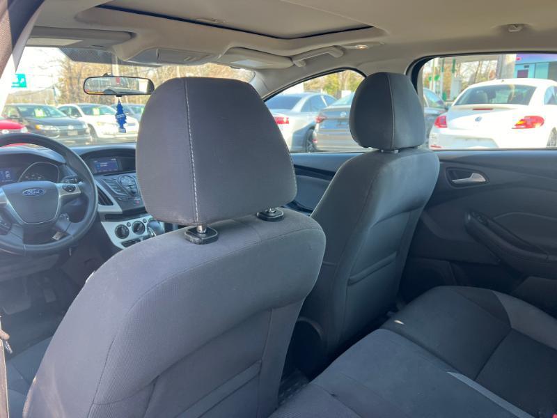 Ford Focus SE Hatch 2014