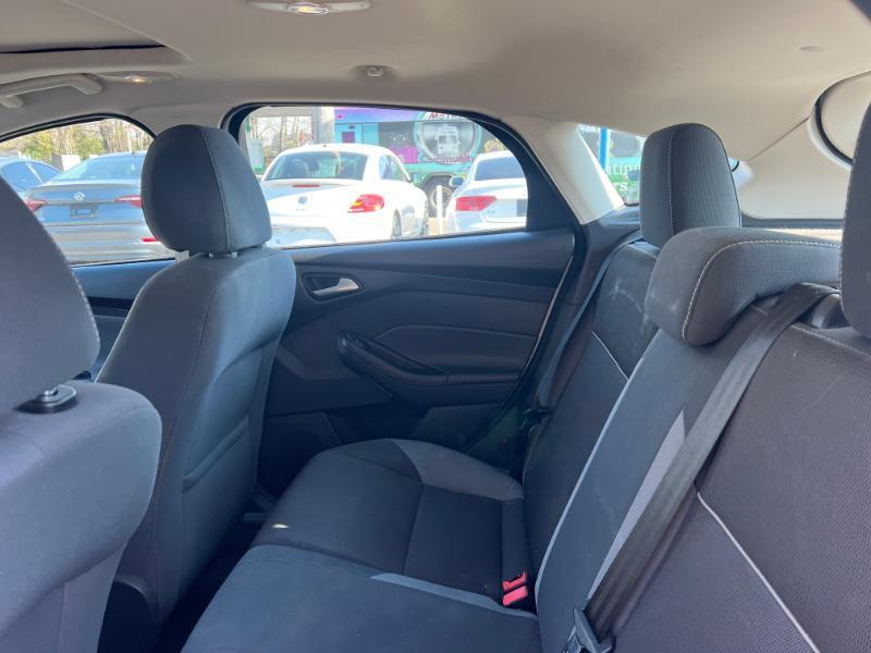 Ford Focus SE Hatch 2014