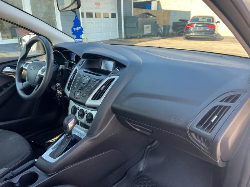 Ford Focus SE Hatch 2014