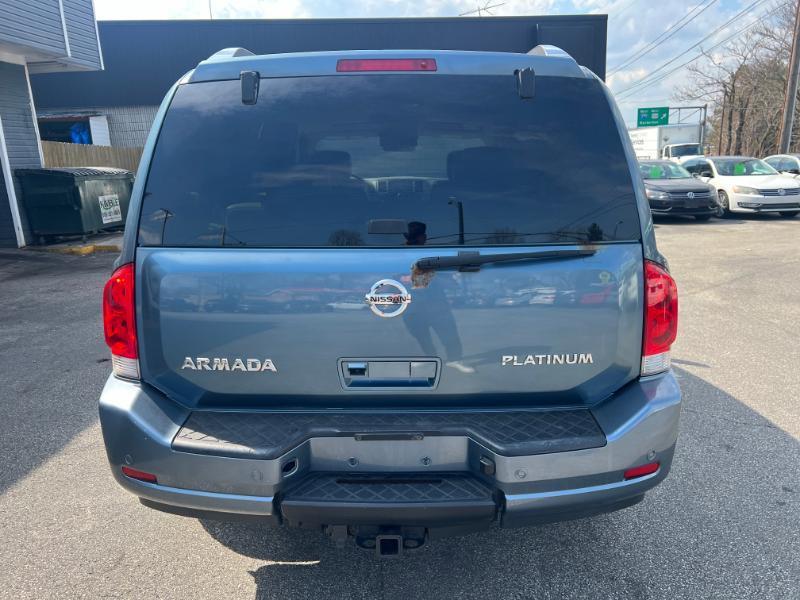 Nissan Armada Platinum 4WD 2011