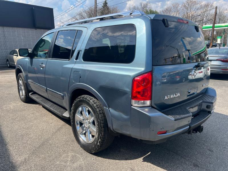 Nissan Armada Platinum 4WD 2011