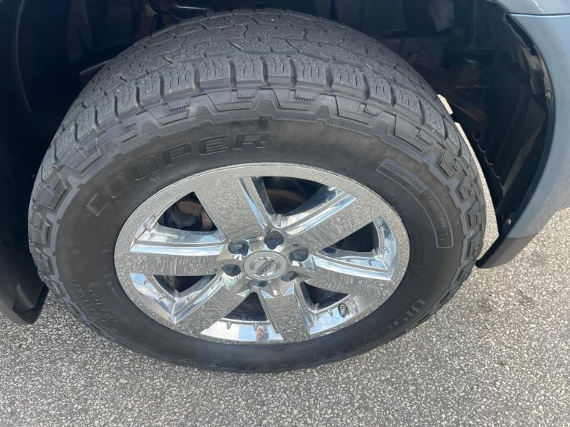 Nissan Armada Platinum 4WD 2011