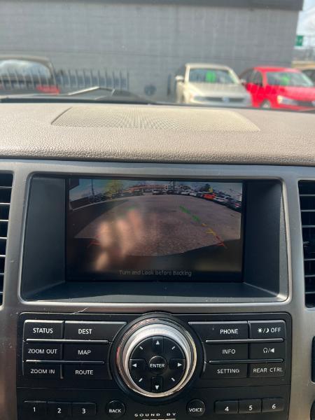 Nissan Armada Platinum 4WD 2011