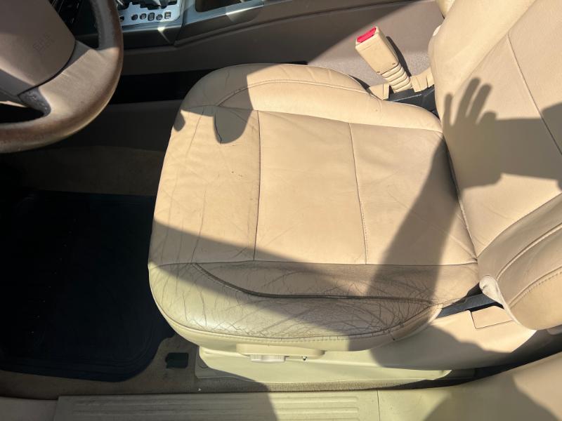 Nissan Armada Platinum 4WD 2011