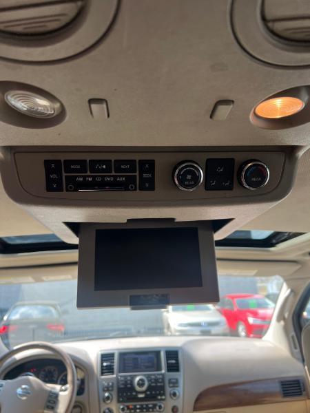 Nissan Armada Platinum 4WD 2011