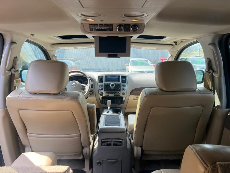 Nissan Armada Platinum 4WD 2011