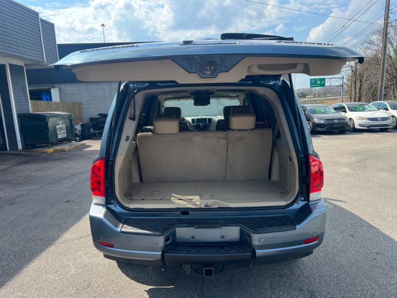 Nissan Armada Platinum 4WD 2011