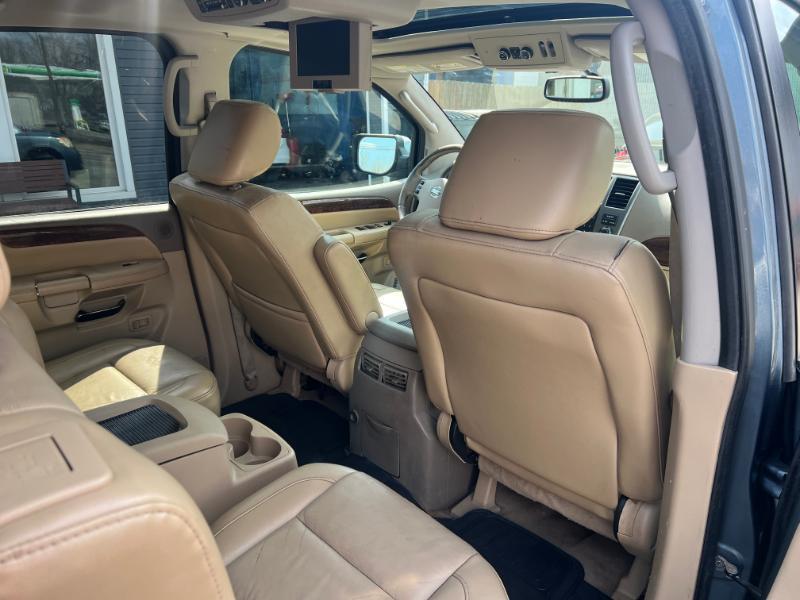 Nissan Armada Platinum 4WD 2011