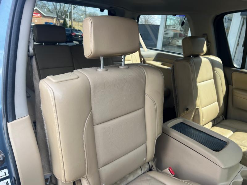 Nissan Armada Platinum 4WD 2011