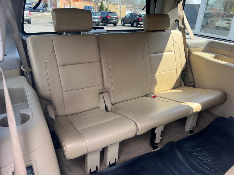 Nissan Armada Platinum 4WD 2011