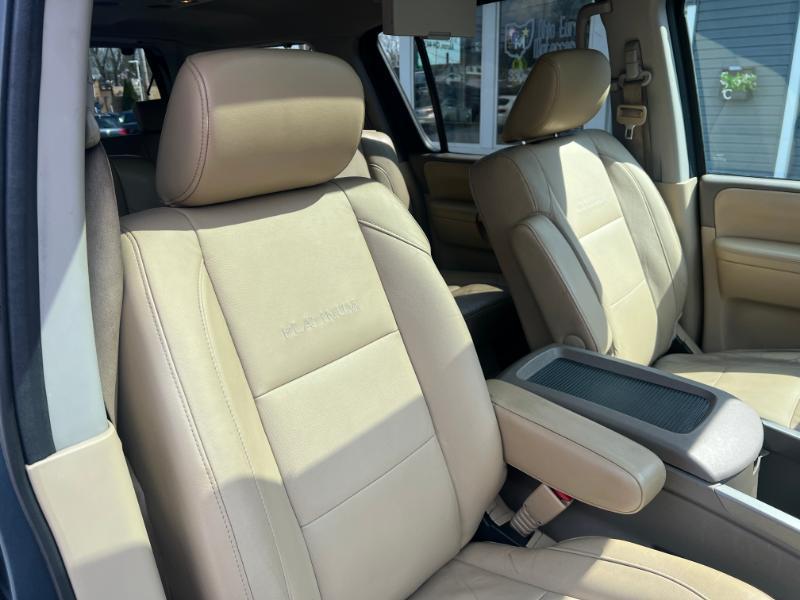 Nissan Armada Platinum 4WD 2011