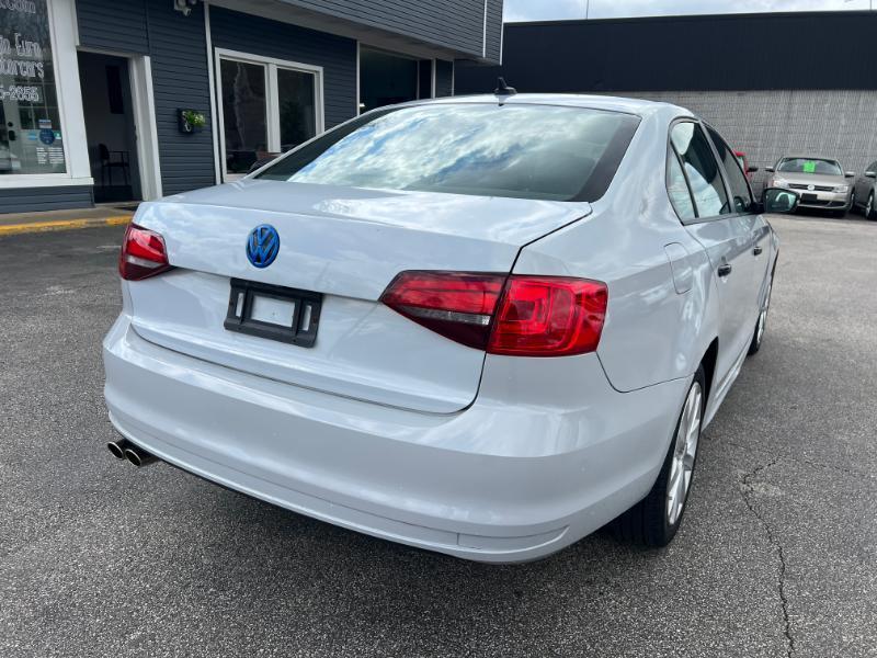 Volkswagen Jetta 1.4T SE 6A 2017