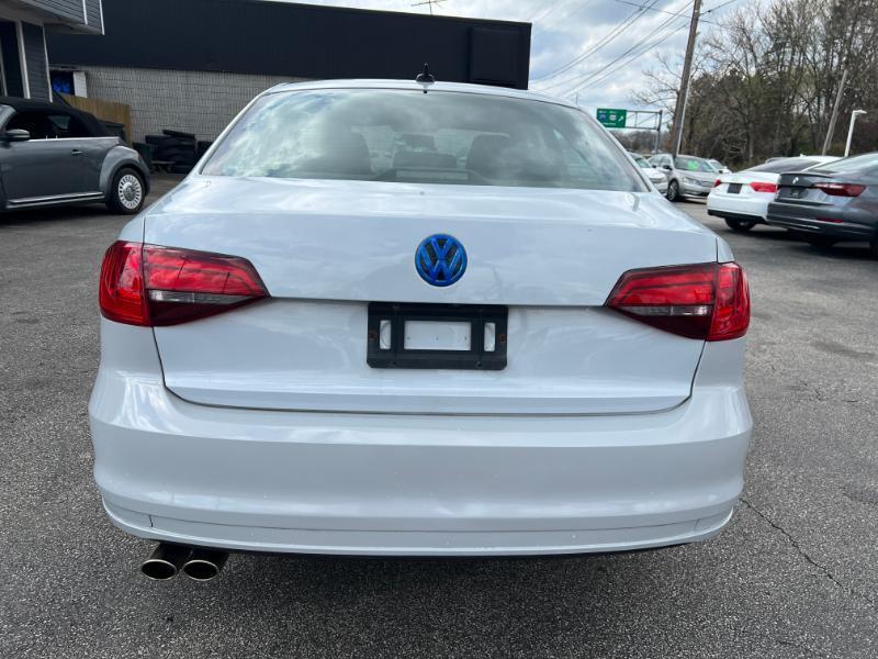 Volkswagen Jetta 1.4T SE 6A 2017