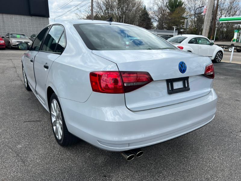 Volkswagen Jetta 1.4T SE 6A 2017