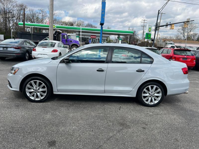 Volkswagen Jetta 1.4T SE 6A 2017