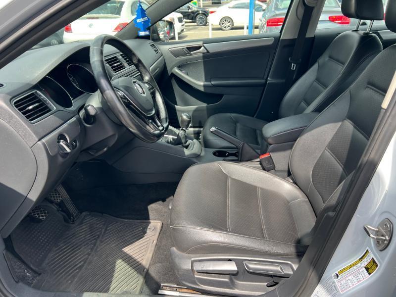 Volkswagen Jetta 1.4T SE 6A 2017