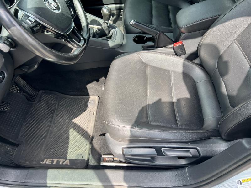 Volkswagen Jetta 1.4T SE 6A 2017