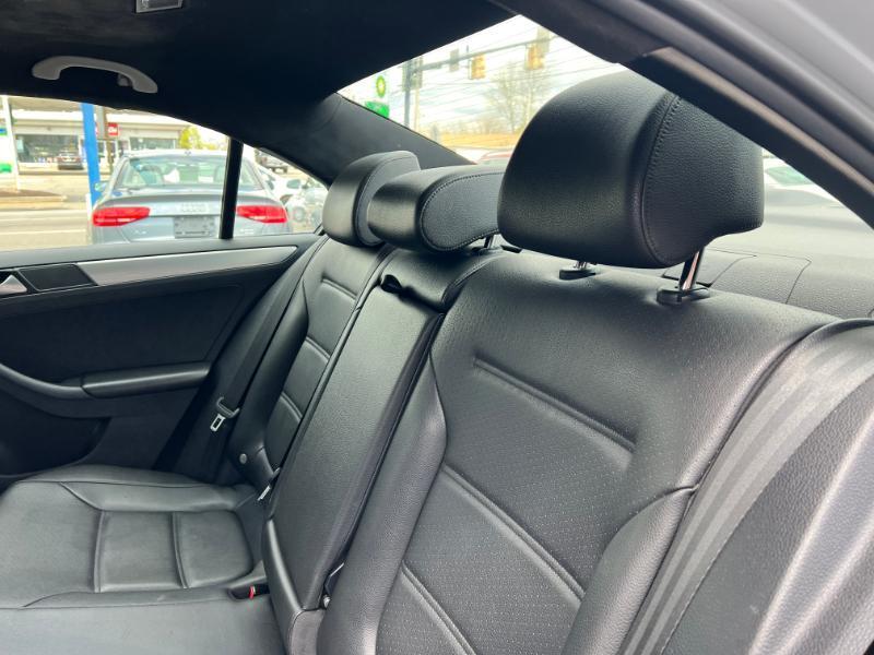 Volkswagen Jetta 1.4T SE 6A 2017