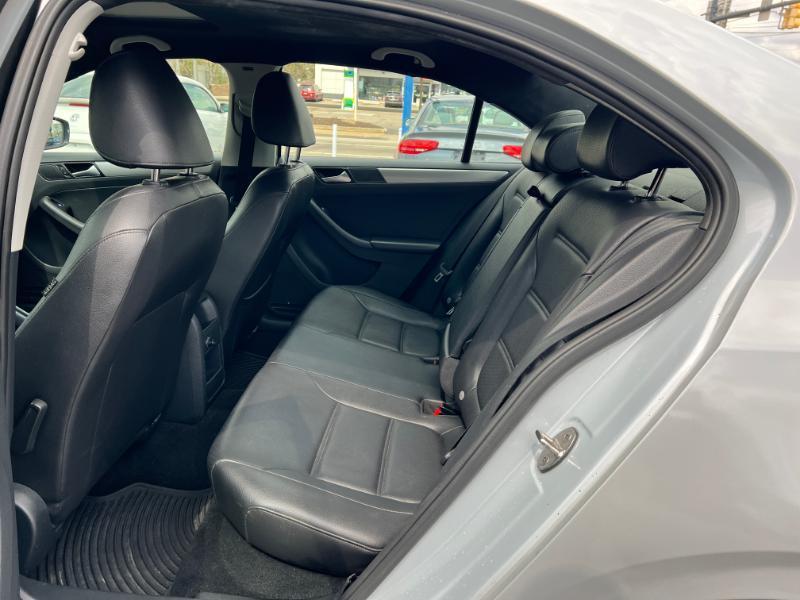 Volkswagen Jetta 1.4T SE 6A 2017