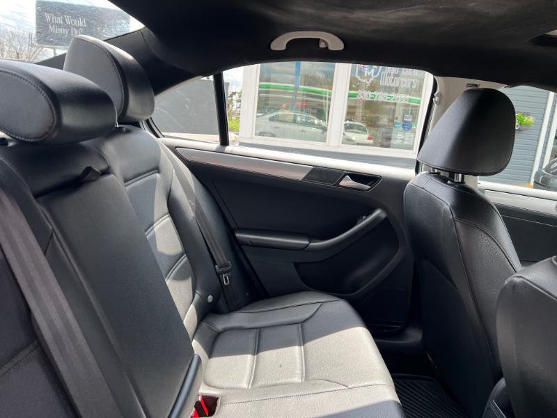 Volkswagen Jetta 1.4T SE 6A 2017