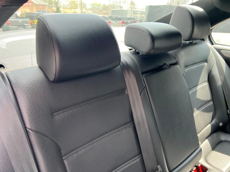 Volkswagen Jetta 1.4T SE 6A 2017