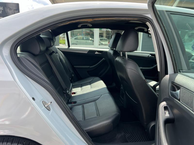 Volkswagen Jetta 1.4T SE 6A 2017