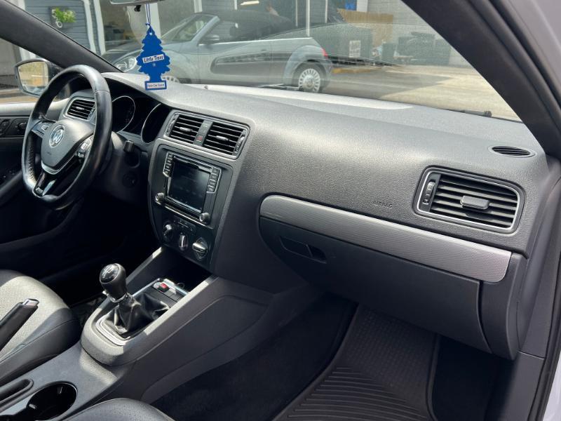 Volkswagen Jetta 1.4T SE 6A 2017