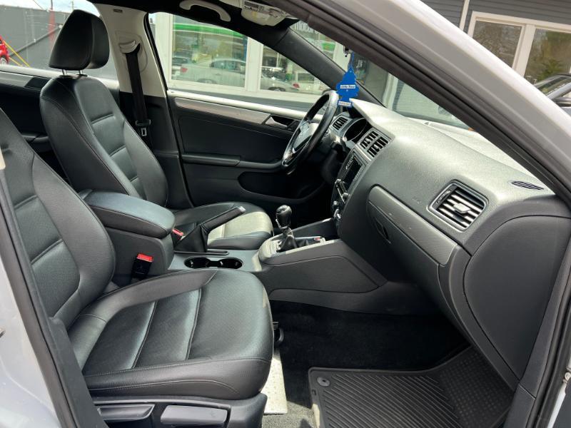 Volkswagen Jetta 1.4T SE 6A 2017