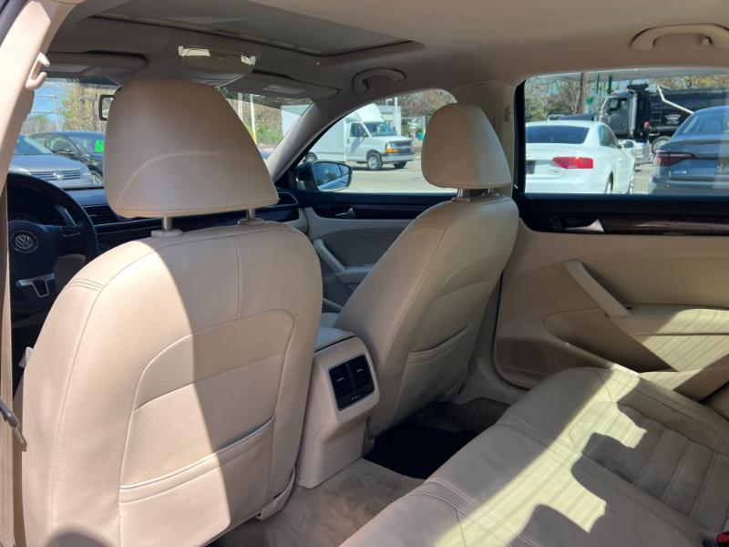 Volkswagen Passat 2.0L TDI SEL Premium 2013