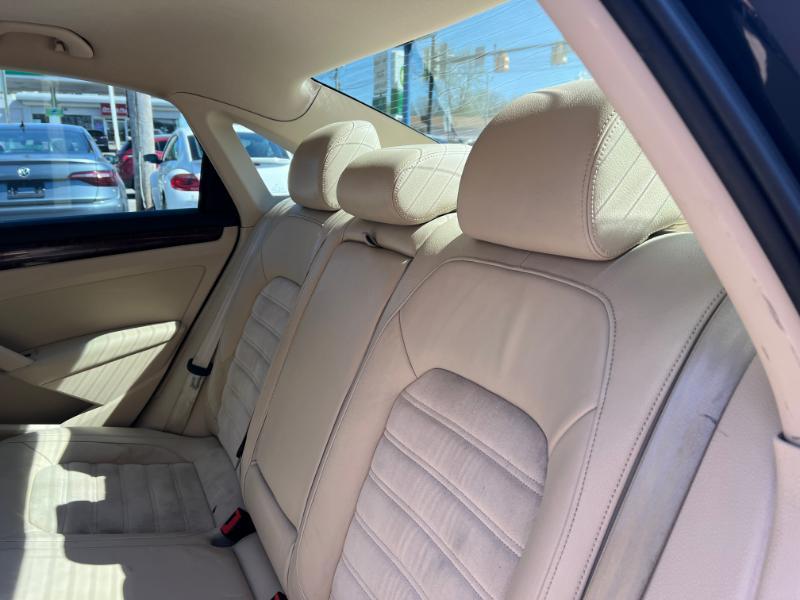 Volkswagen Passat 2.0L TDI SEL Premium 2013