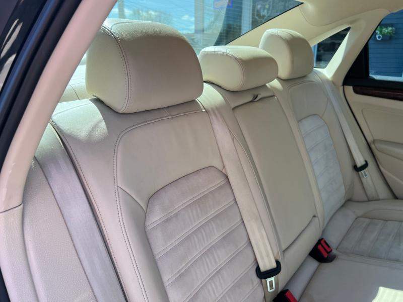 Volkswagen Passat 2.0L TDI SEL Premium 2013