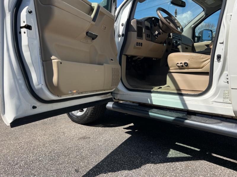 Nissan Titan PRO-4X Crew Cab 4WD SWB 2010