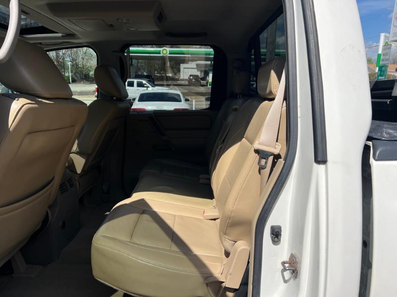 Nissan Titan PRO-4X Crew Cab 4WD SWB 2010