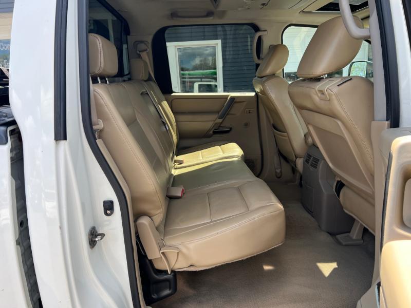 Nissan Titan PRO-4X Crew Cab 4WD SWB 2010