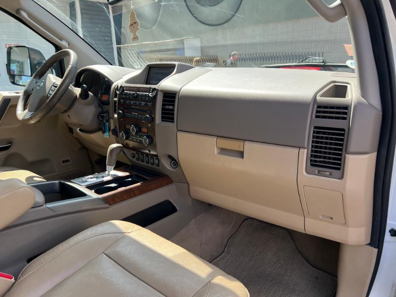 Nissan Titan PRO-4X Crew Cab 4WD SWB 2010