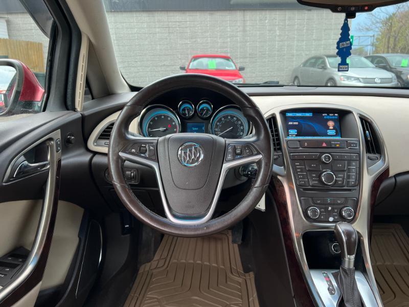 Buick Verano Base 2012