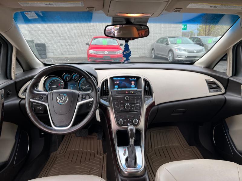 Buick Verano Base 2012
