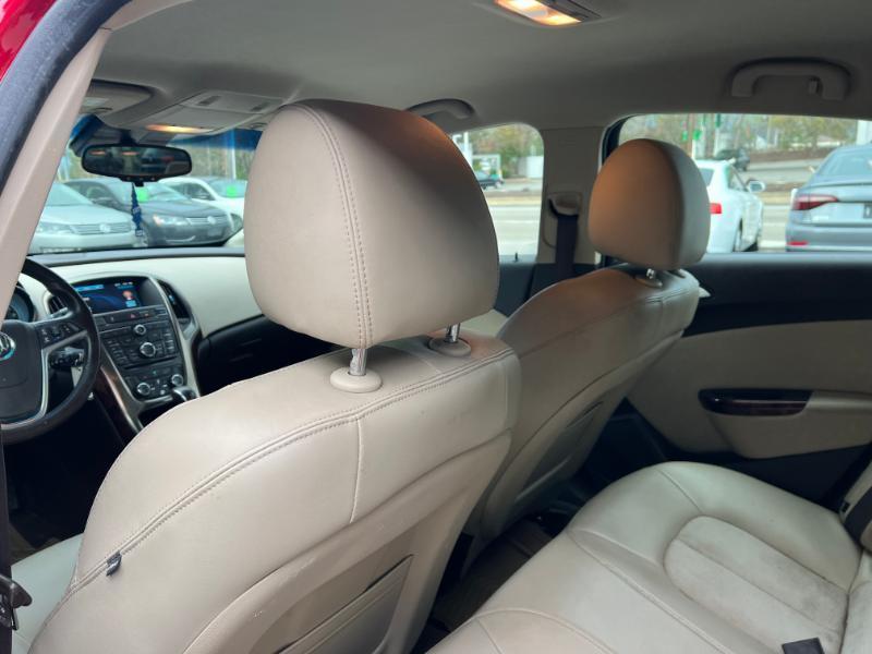 Buick Verano Base 2012