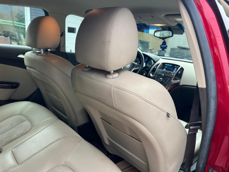 Buick Verano Base 2012