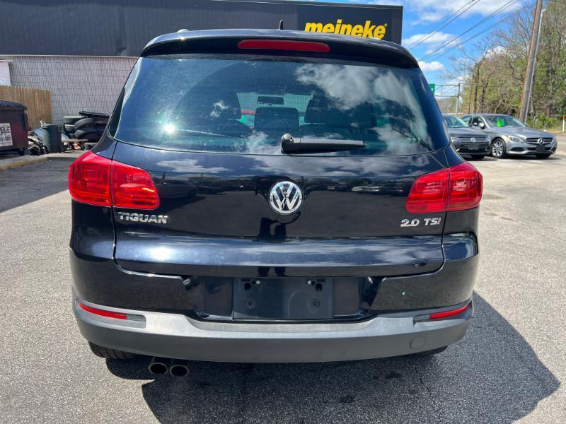 Volkswagen Tiguan S 2014