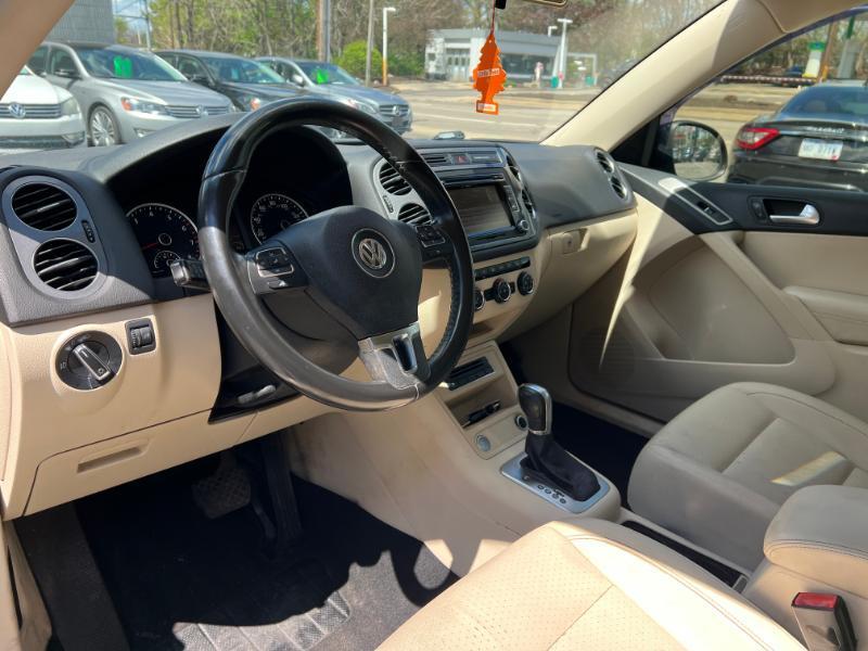 Volkswagen Tiguan S 2014