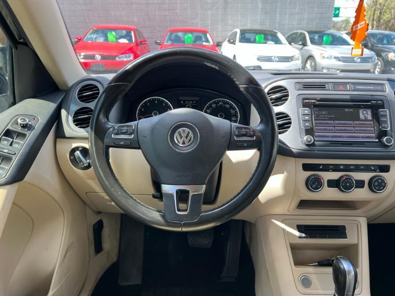 Volkswagen Tiguan S 2014