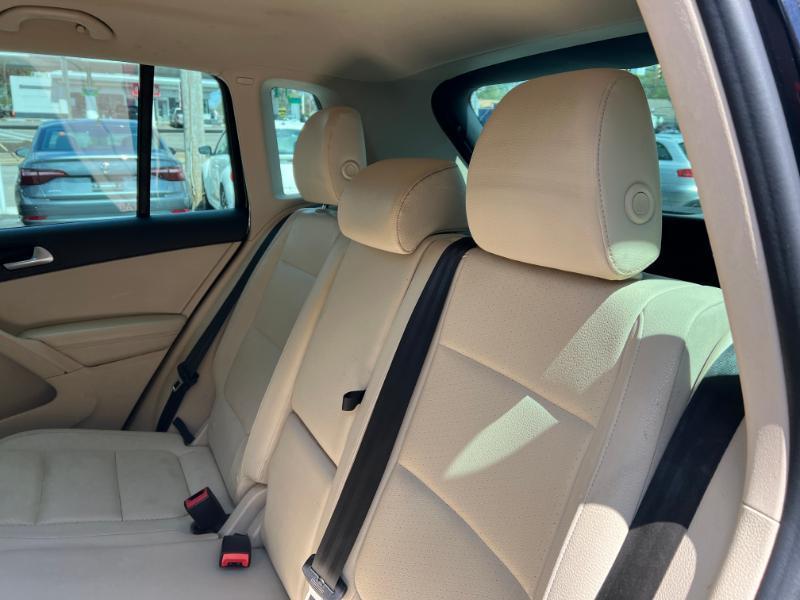 Volkswagen Tiguan S 2014