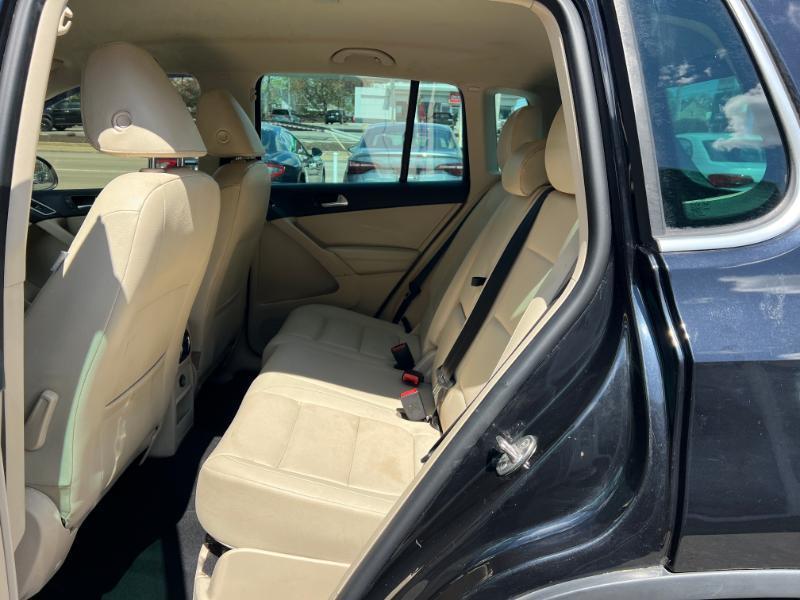 Volkswagen Tiguan S 2014